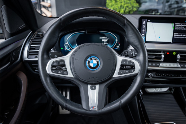 BMW iX3 High Executive Edition 80 kWh - Panorama | H&K | Memory | 360 Camera | HUD
