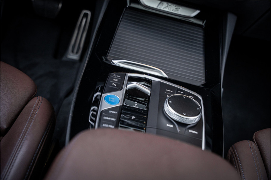BMW iX3 High Executive Edition 80 kWh - Panorama | H&K | Memory | 360 Camera | HUD