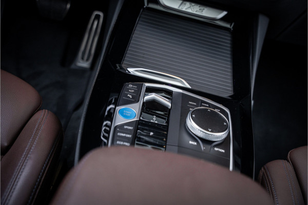 BMW iX3 High Executive Edition 80 kWh - Panorama | H&K | Memory | 360 Camera | HUD