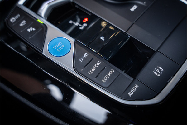 BMW iX3 High Executive Edition 80 kWh - Panorama | H&K | Memory | 360 Camera | HUD