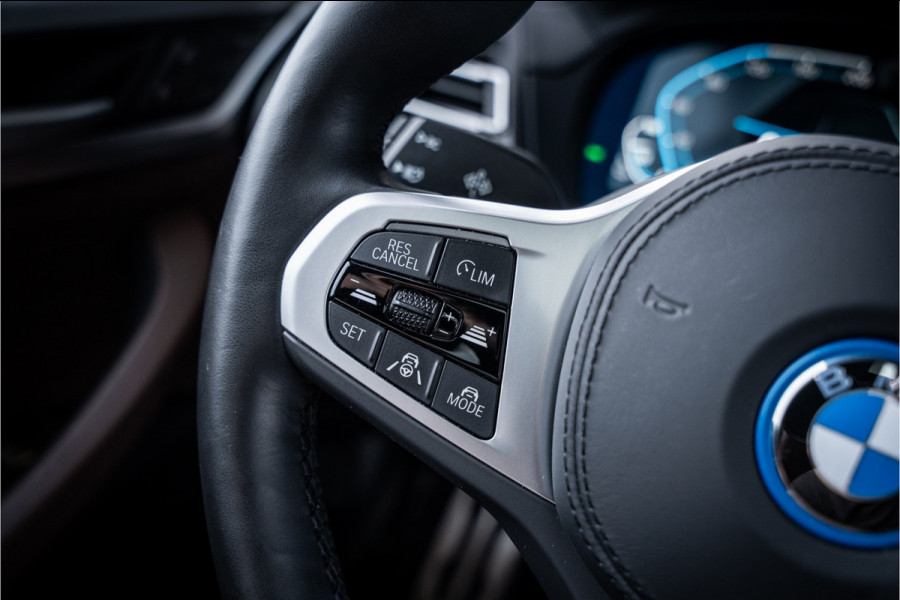 BMW iX3 High Executive Edition 80 kWh - Panorama | H&K | Memory | 360 Camera | HUD