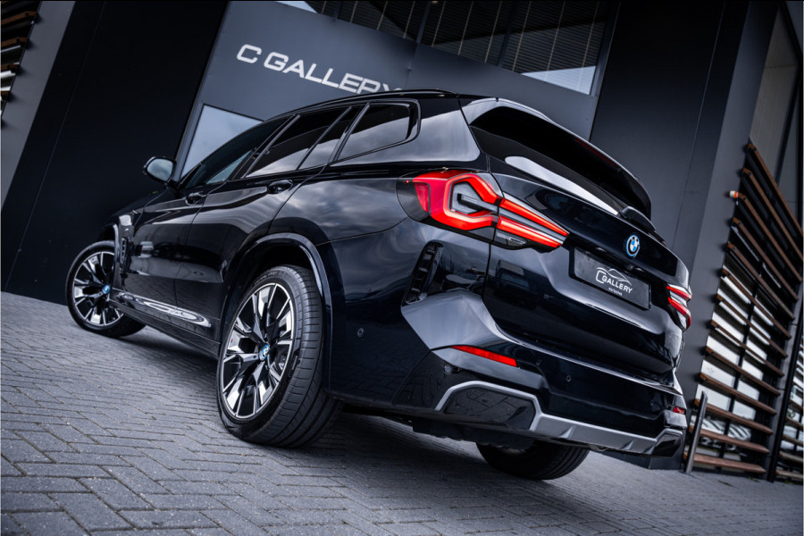 BMW iX3 High Executive Edition 80 kWh - Panorama | H&K | Memory | 360 Camera | HUD