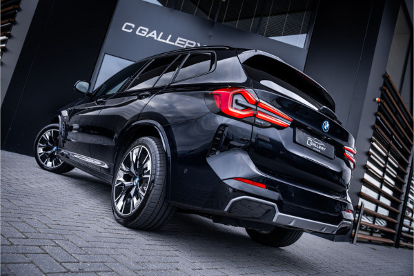 BMW iX3 High Executive Edition 80 kWh - Panorama | H&K | Memory | 360 Camera | HUD