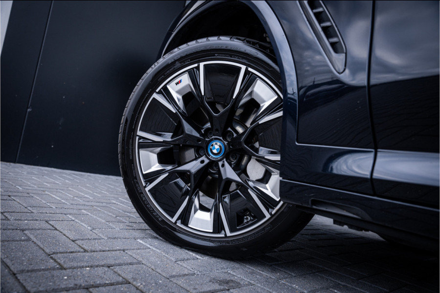 BMW iX3 High Executive Edition 80 kWh - Panorama | H&K | Memory | 360 Camera | HUD