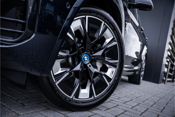 BMW iX3 High Executive Edition 80 kWh - Panorama | H&K | Memory | 360 Camera | HUD