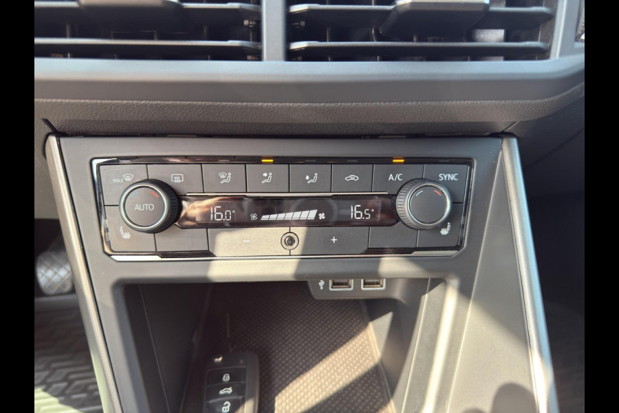 Volkswagen Polo 1.0 MPI Comfortline | Navi | Airco (automatisch) | Verwarmde voorstoelen | Camera | Parkeersensors V+A | 5Drs |