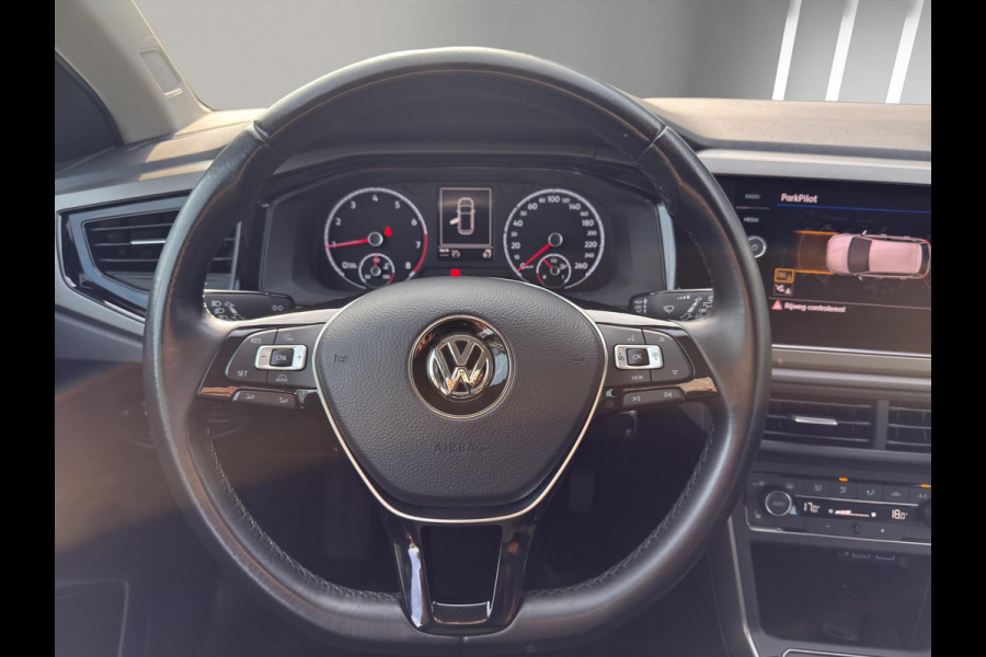 Volkswagen Polo 1.0 MPI Comfortline | Navi | Airco (automatisch) | Verwarmde voorstoelen | Camera | Parkeersensors V+A | 5Drs |