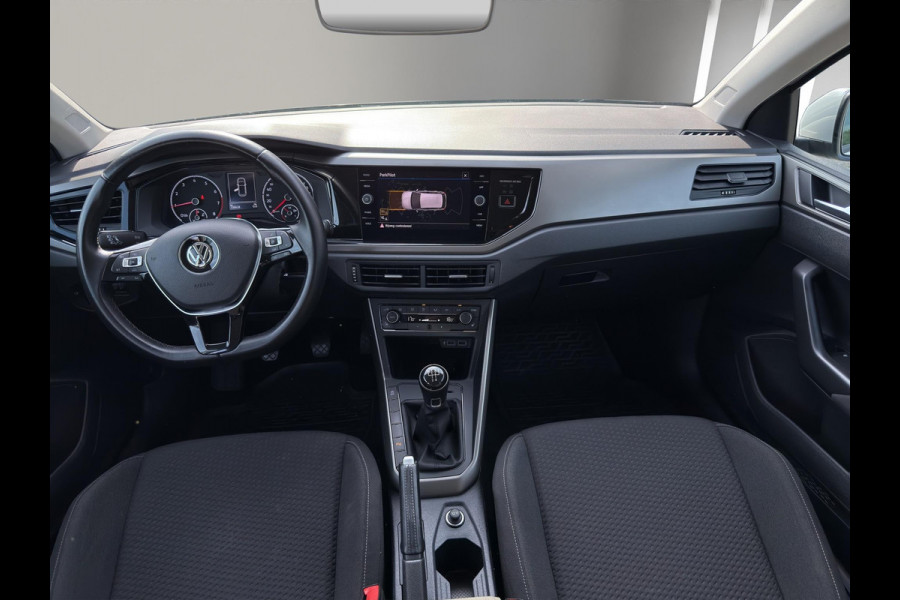 Volkswagen Polo 1.0 MPI Comfortline | Navi | Airco (automatisch) | Verwarmde voorstoelen | Camera | Parkeersensors V+A | 5Drs |
