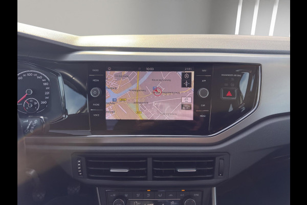 Volkswagen Polo 1.0 MPI Comfortline | Navi | Airco (automatisch) | Verwarmde voorstoelen | Camera | Parkeersensors V+A | 5Drs |