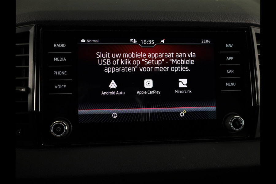 Škoda Karoq 1.5 TSI ACT Sportline Business 150 pk Automaat (DSG) | Navigatie | Elektr. trekhaak | Parkeersensoren | Achteruitrijcamera | Adaptieve cruise control | Stoelverwarming |