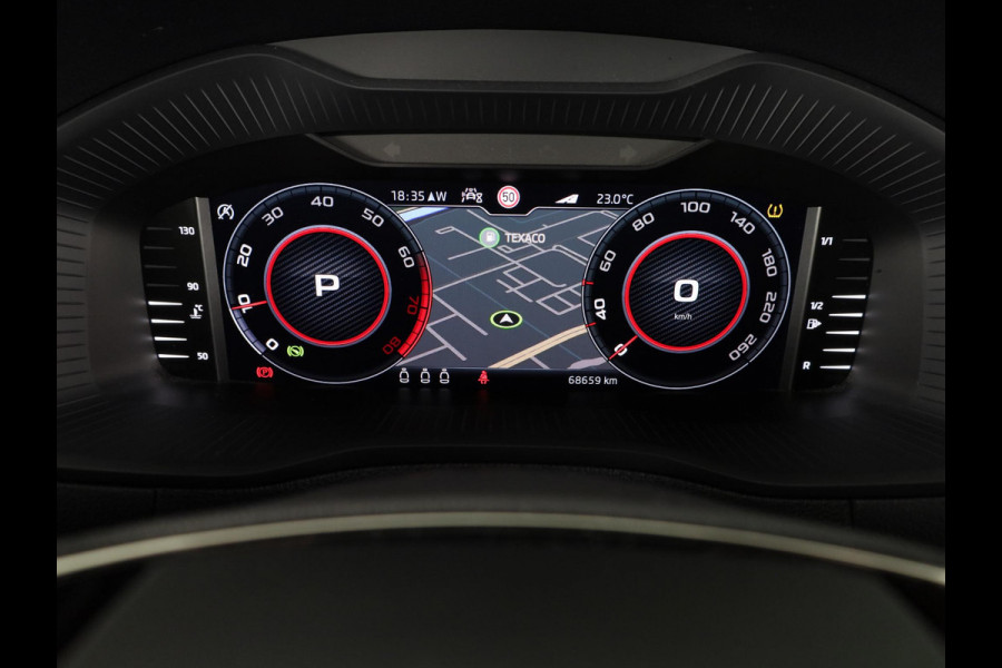 Škoda Karoq 1.5 TSI ACT Sportline Business 150 pk Automaat (DSG) | Navigatie | Elektr. trekhaak | Parkeersensoren | Achteruitrijcamera | Adaptieve cruise control | Stoelverwarming |