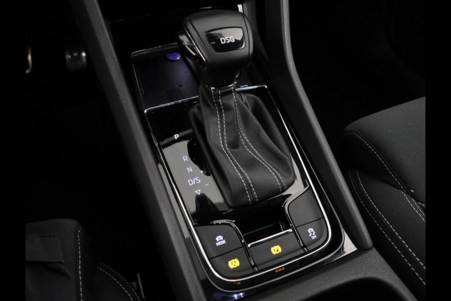 Škoda Karoq 1.5 TSI ACT Sportline Business 150 pk Automaat (DSG) | Navigatie | Elektr. trekhaak | Parkeersensoren | Achteruitrijcamera | Adaptieve cruise control | Stoelverwarming |