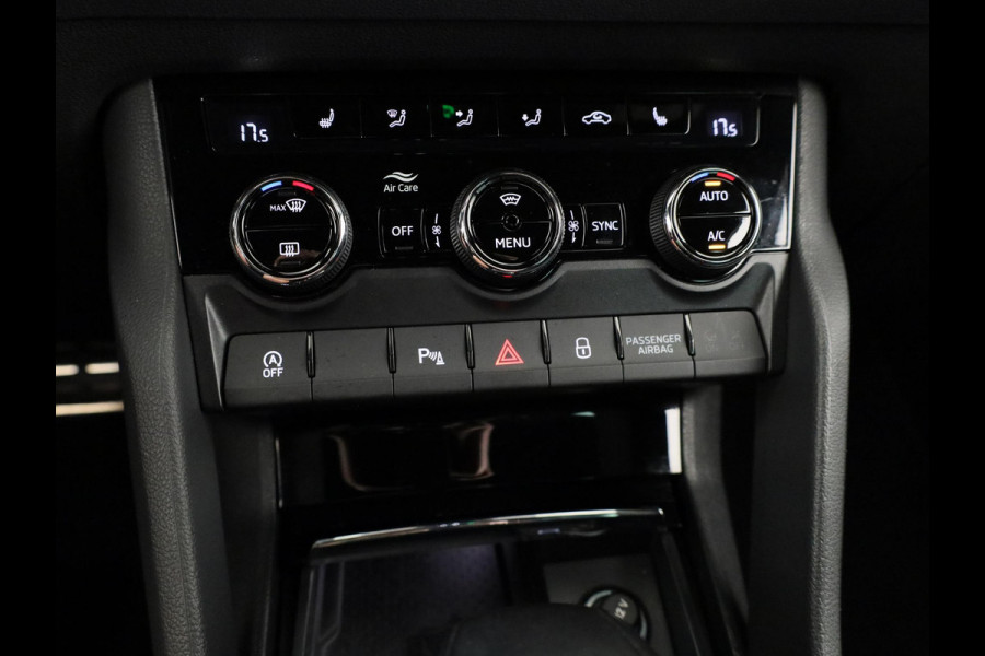 Škoda Karoq 1.5 TSI ACT Sportline Business 150 pk Automaat (DSG) | Navigatie | Elektr. trekhaak | Parkeersensoren | Achteruitrijcamera | Adaptieve cruise control | Stoelverwarming |
