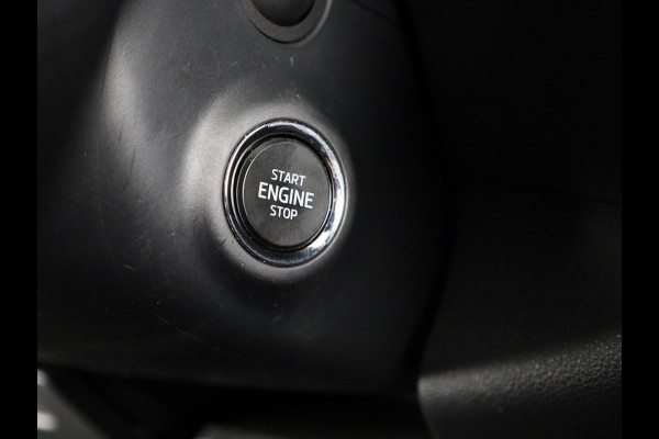 Škoda Karoq 1.5 TSI ACT Sportline Business 150 pk Automaat (DSG) | Navigatie | Elektr. trekhaak | Parkeersensoren | Achteruitrijcamera | Adaptieve cruise control | Stoelverwarming |