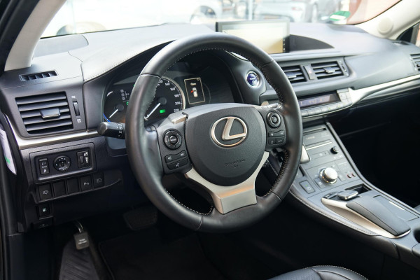 Lexus CT 200h Luxury Line + MARK & LEVINSON / GROOT SCHERM / CAMERA / MEMORY