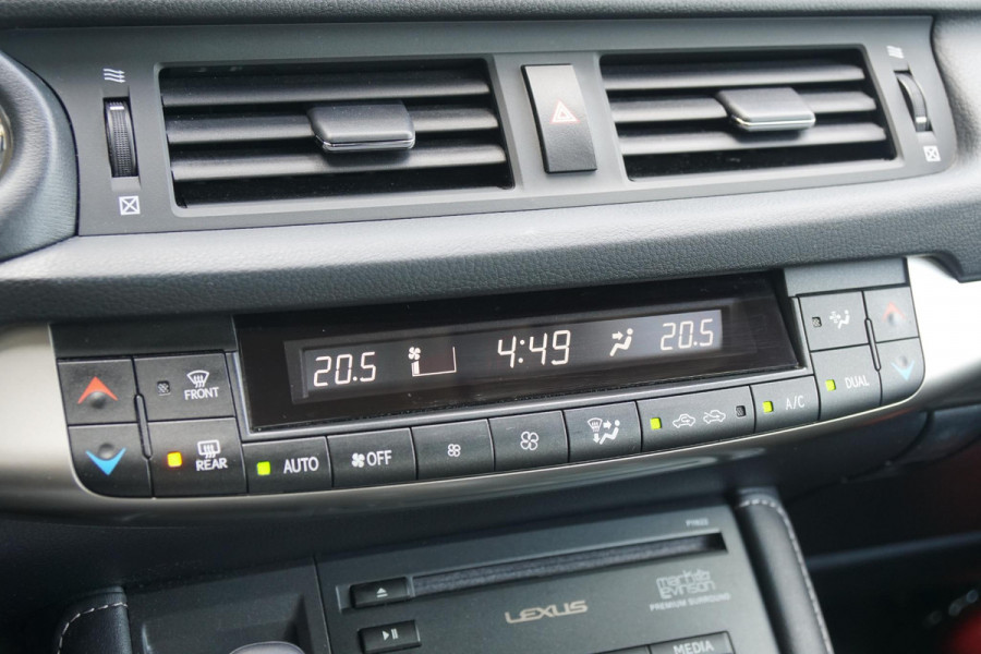 Lexus CT 200h Luxury Line + MARK & LEVINSON / GROOT SCHERM / CAMERA / MEMORY