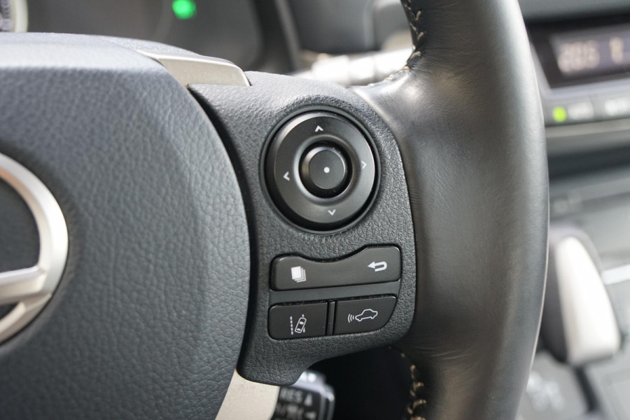 Lexus CT 200h Luxury Line + MARK & LEVINSON / GROOT SCHERM / CAMERA / MEMORY