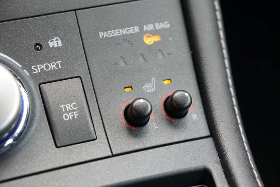 Lexus CT 200h Luxury Line + MARK & LEVINSON / GROOT SCHERM / CAMERA / MEMORY