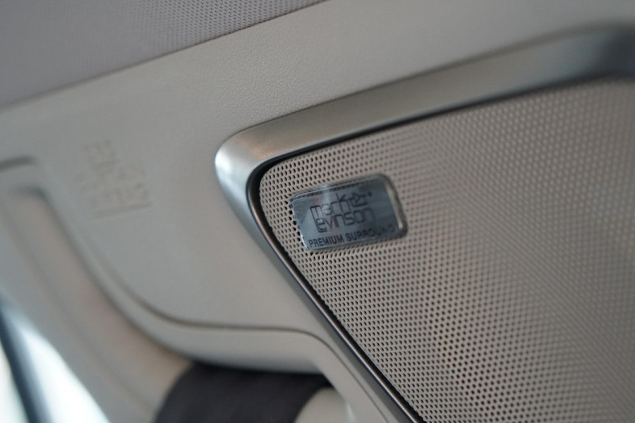 Lexus CT 200h Luxury Line + MARK & LEVINSON / GROOT SCHERM / CAMERA / MEMORY