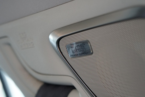 Lexus CT 200h Luxury Line + MARK & LEVINSON / GROOT SCHERM / CAMERA / MEMORY