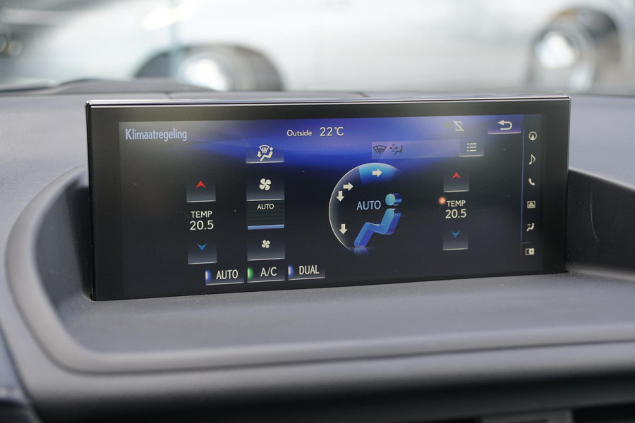 Lexus CT 200h Luxury Line + MARK & LEVINSON / GROOT SCHERM / CAMERA / MEMORY
