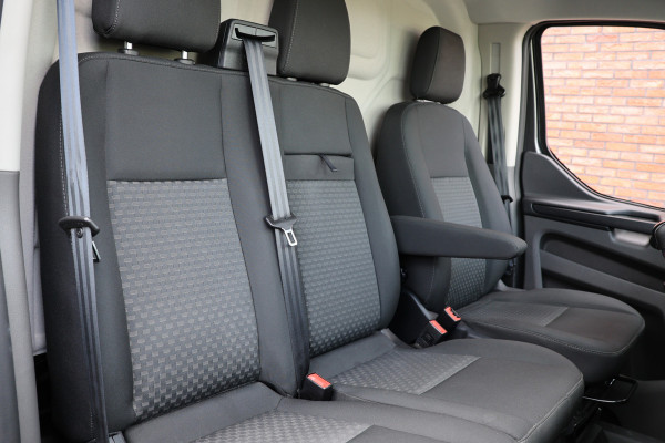 Ford Transit Custom 340 2.0 TDCI 190 PK L2H1 | Raptor Edition | Blind Spot | Bi-Xenon | Navigatie | Camera | CarPlay | 3-Zitter | DAB | Cruise control | PDC V+A | LED | Nieuwe APK | Dealer onderhouden