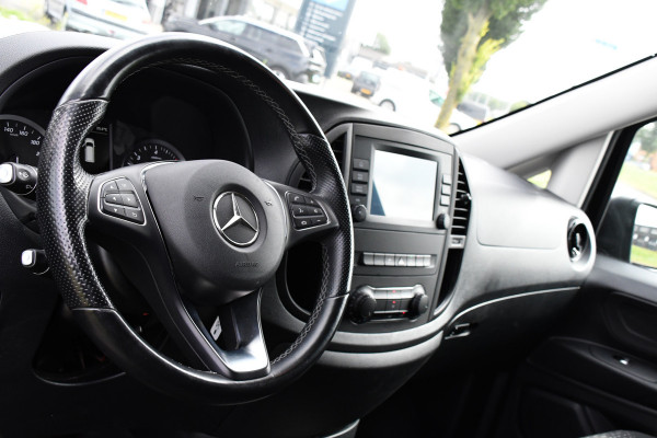 Mercedes-Benz Vito 116 CDI L2 Black Edition Cruise, Camera, Carplay, 164pk, Automaat, Sensoren, Trekhaak, Multimedia, LED, Stoelverwarming, Uniek!