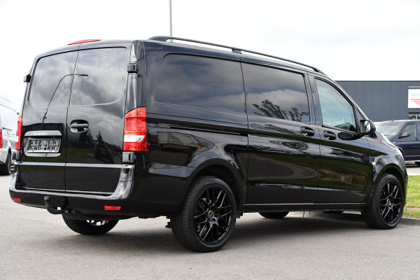 Mercedes-Benz Vito 116 CDI L2 Black Edition Cruise, Camera, Carplay, 164pk, Automaat, Sensoren, Trekhaak, Multimedia, LED, Stoelverwarming, Uniek!