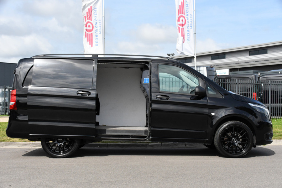 Mercedes-Benz Vito 116 CDI L2 Black Edition Cruise, Camera, Carplay, 164pk, Automaat, Sensoren, Trekhaak, Multimedia, LED, Stoelverwarming, Uniek!