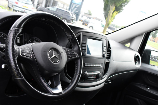 Mercedes-Benz Vito 116 CDI L2 Black Edition Cruise, Camera, Carplay, 164pk, Automaat, Sensoren, Trekhaak, Multimedia, LED, Stoelverwarming, Uniek!