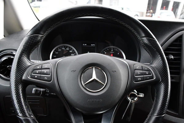 Mercedes-Benz Vito 116 CDI L2 Black Edition Cruise, Camera, Carplay, 164pk, Automaat, Sensoren, Trekhaak, Multimedia, LED, Stoelverwarming, Uniek!