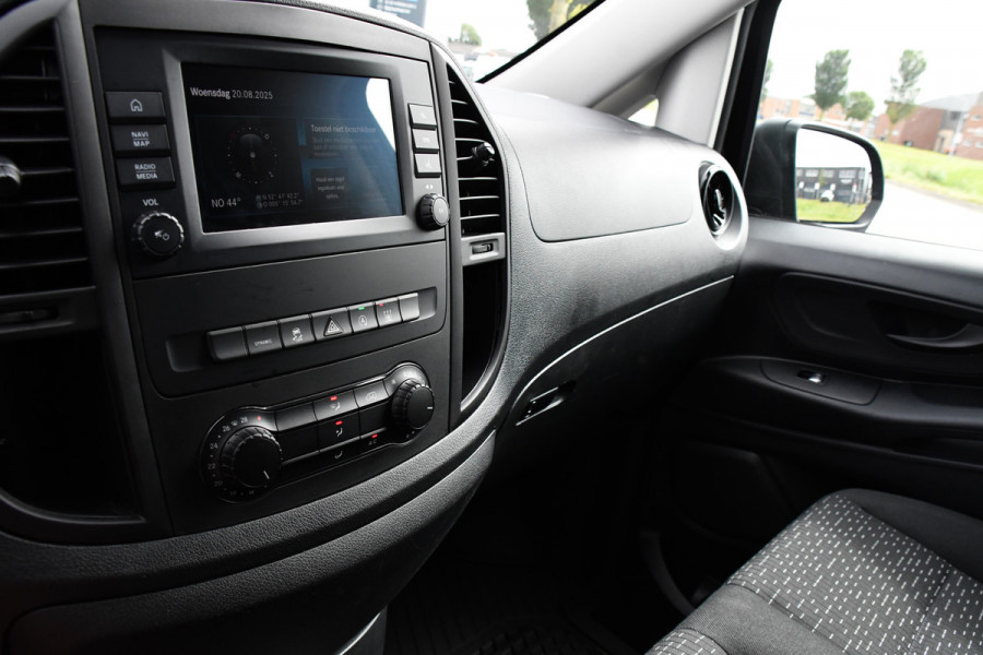 Mercedes-Benz Vito 116 CDI L2 Black Edition Cruise, Camera, Carplay, 164pk, Automaat, Sensoren, Trekhaak, Multimedia, LED, Stoelverwarming, Uniek!