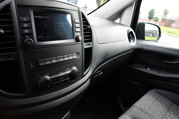 Mercedes-Benz Vito 116 CDI L2 Black Edition Cruise, Camera, Carplay, 164pk, Automaat, Sensoren, Trekhaak, Multimedia, LED, Stoelverwarming, Uniek!