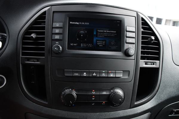 Mercedes-Benz Vito 116 CDI L2 Black Edition Cruise, Camera, Carplay, 164pk, Automaat, Sensoren, Trekhaak, Multimedia, LED, Stoelverwarming, Uniek!