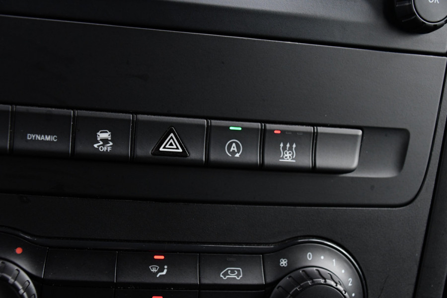 Mercedes-Benz Vito 116 CDI L2 Black Edition Cruise, Camera, Carplay, 164pk, Automaat, Sensoren, Trekhaak, Multimedia, LED, Stoelverwarming, Uniek!