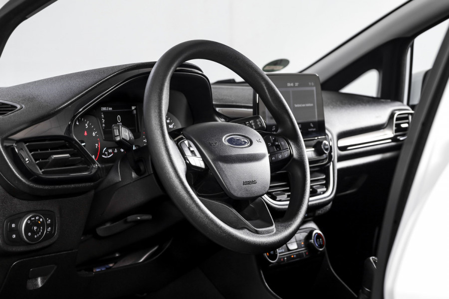 Ford Fiesta 1.1 85 PK Trend | Stoelverwarming | PDC | App.Connect | Airco | Trekhaak | LM 17" |