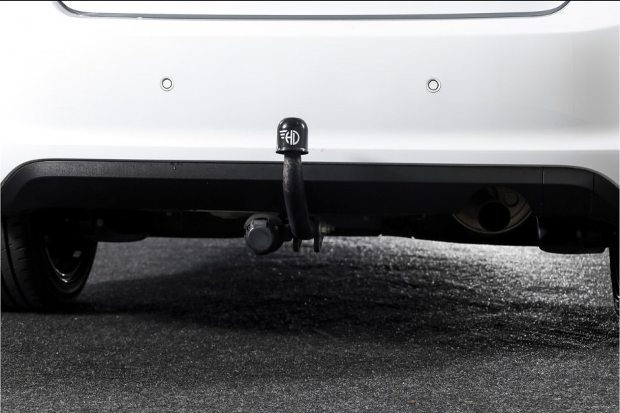 Ford Fiesta 1.1 85 PK Trend | Stoelverwarming | PDC | App.Connect | Airco | Trekhaak | LM 17" |