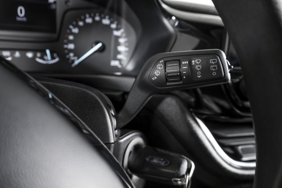Ford Fiesta 1.1 85 PK Trend | Stoelverwarming | PDC | App.Connect | Airco | Trekhaak | LM 17" |