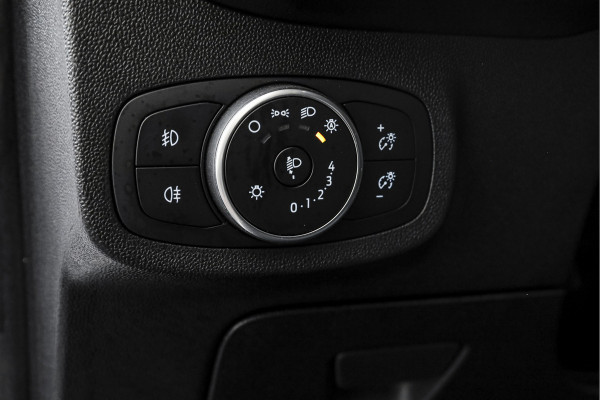 Ford Fiesta 1.1 85 PK Trend | Stoelverwarming | PDC | App.Connect | Airco | Trekhaak | LM 17" |
