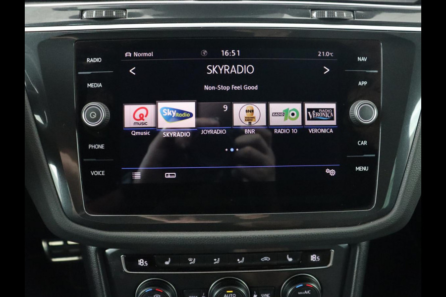 Volkswagen Tiguan 1.4 TSI R Line | Stoelverwarming | Adaptief LED | Camera | Adaptive cruise | Park Assist | Navigatie | Keyless | Virtual Cockpit