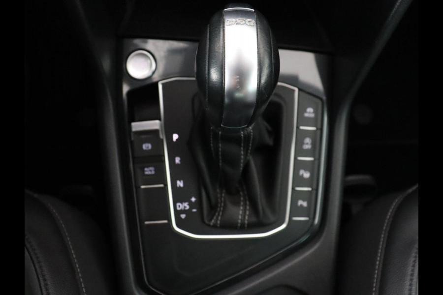 Volkswagen Tiguan 1.4 TSI R Line | Stoelverwarming | Adaptief LED | Camera | Adaptive cruise | Park Assist | Navigatie | Keyless | Virtual Cockpit