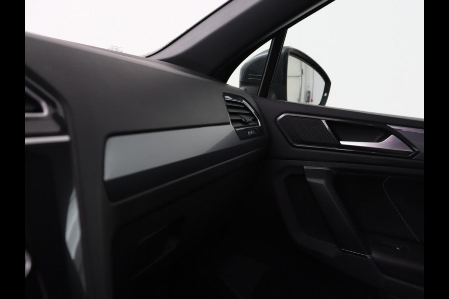 Volkswagen Tiguan 1.4 TSI R Line | Stoelverwarming | Adaptief LED | Camera | Adaptive cruise | Park Assist | Navigatie | Keyless | Virtual Cockpit