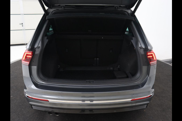 Volkswagen Tiguan 1.4 TSI R Line | Stoelverwarming | Adaptief LED | Camera | Adaptive cruise | Park Assist | Navigatie | Keyless | Virtual Cockpit