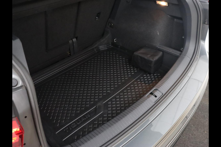 Volkswagen Tiguan 1.4 TSI R Line | Stoelverwarming | Adaptief LED | Camera | Adaptive cruise | Park Assist | Navigatie | Keyless | Virtual Cockpit