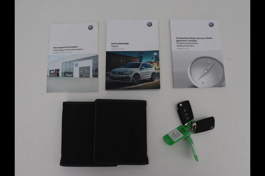 Volkswagen Tiguan 1.4 TSI R Line | Stoelverwarming | Adaptief LED | Camera | Adaptive cruise | Park Assist | Navigatie | Keyless | Virtual Cockpit