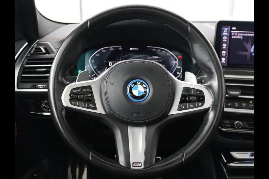 BMW X3 xDrive30e M Sport | Panoramadak | Leder | Head-Up | LaserLight | Trekhaak | Stoelverwarming | Camera | Carplay | Live Cockpit | Sportstoelen | Navigatie | Individual Lak | PHEV | Plug In