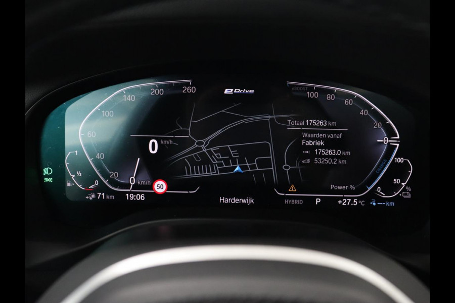 BMW X3 xDrive30e M Sport | Panoramadak | Leder | Head-Up | LaserLight | Trekhaak | Stoelverwarming | Camera | Carplay | Live Cockpit | Sportstoelen | Navigatie | Individual Lak | PHEV | Plug In