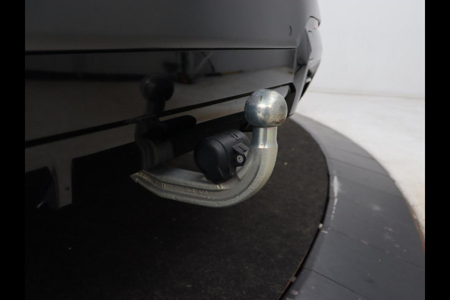 BMW X3 xDrive30e M Sport | Panoramadak | Leder | Head-Up | LaserLight | Trekhaak | Stoelverwarming | Camera | Carplay | Live Cockpit | Sportstoelen | Navigatie | Individual Lak | PHEV | Plug In