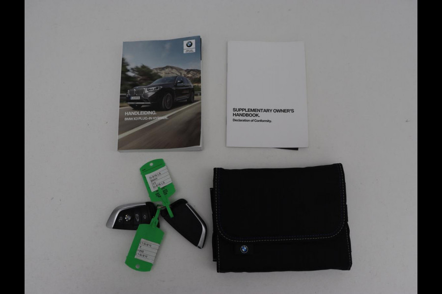 BMW X3 xDrive30e M Sport | Panoramadak | Leder | Head-Up | LaserLight | Trekhaak | Stoelverwarming | Camera | Carplay | Live Cockpit | Sportstoelen | Navigatie | Individual Lak | PHEV | Plug In
