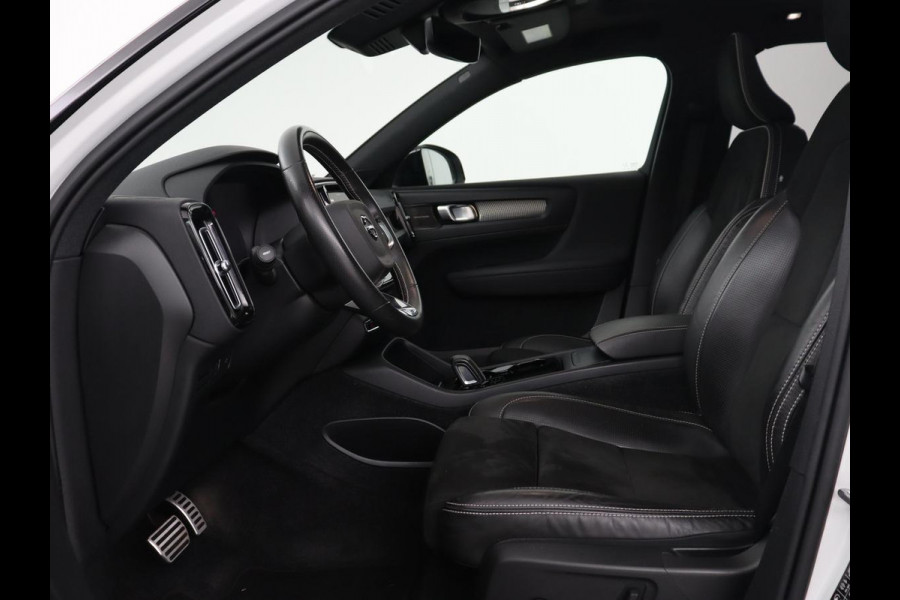 Volvo XC40 Recharge P8 AWD R-Design | Panoramadak | 360 Camera | Harman/Kardon | Stoel & stuurverwarming | Adaptive cruise | Leder/Alcantara | Carplay | Navigatie
